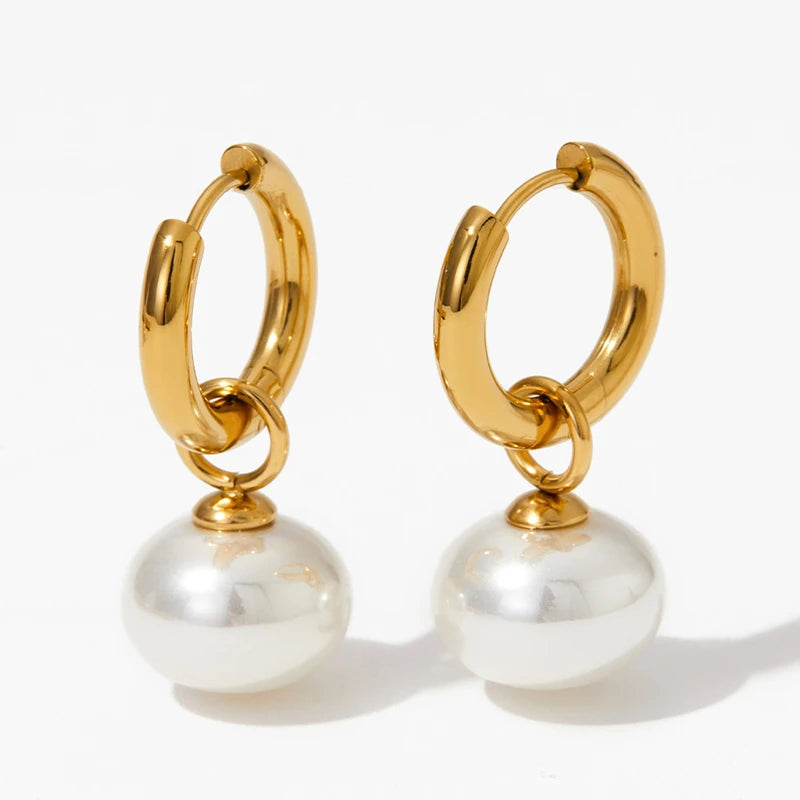 Jen hooped pearl earrings